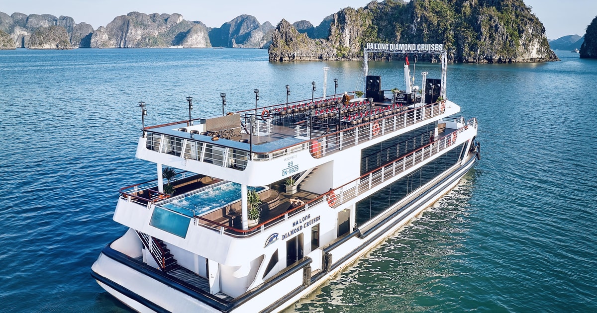 Hanoi: Ha Long Bay Day Trip - 5-Star Cruise, Buffet, Kayak