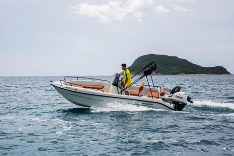 Zakynthos: Private Boat Rental for Marathonisi and the Caves of Keri Zakynthos: Private Boat Rental without a license for an unforgettable experience