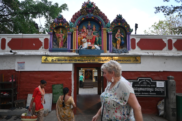 Bangalore: Foodie Tour, Local Market, & Mystery Nandi Temple Bangalore:Food Street Walk+Local Market+Mystery Nandi Temple