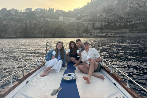Taormina: Sunset Boat Tour with Aperitif
