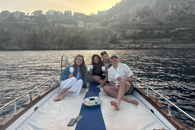 Taormina: Sunset Boat Tour with Aperitif