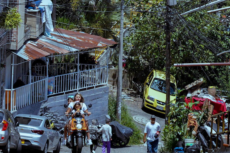 ميديلين: درس طهي إمبانادا مع طاهٍ محلي في كومونا 13