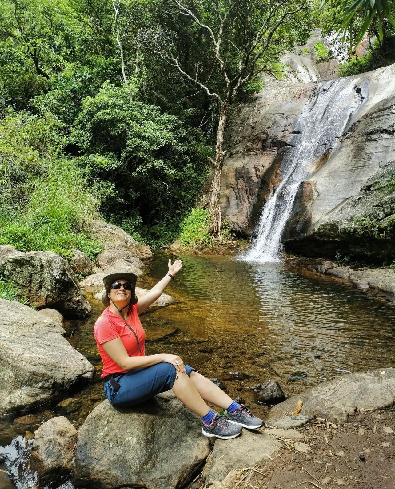 Von Kandy nach Belihuloya: Tagestour mit Safari, Wasserfällen und Bergen