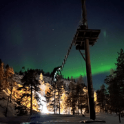 Aurora-Zipline und Klettern im Erlebnispark in Pyhä Fell