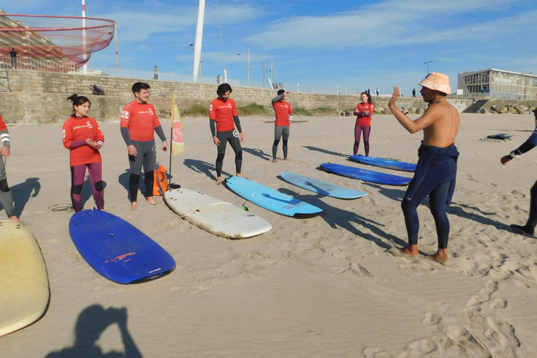 Oporto: ¡Clase de Surf con la Primera Escuela de Surf de Oporto!