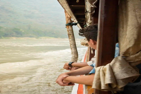 Luang Prabang : Croisière de 3 jours en bateau lent vers Chiang Rai