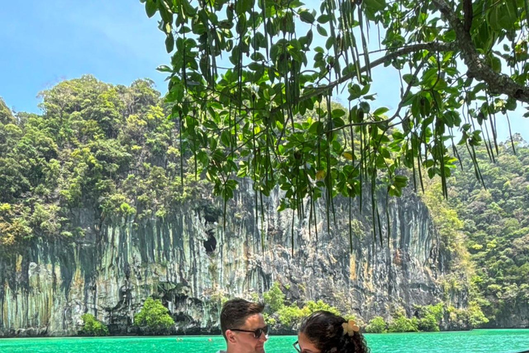 Krabi: Hong Island Private Luxury Longtail Boat Trip Krabi: Private Hong Island Luxury Longtail Boat Trip