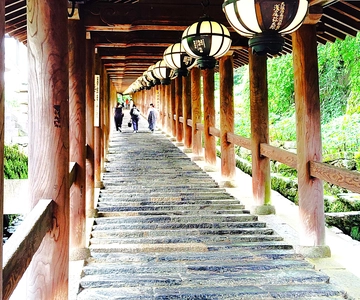 Nara: Explore Hasedera’s Giant Kannon and Cliffside Temple