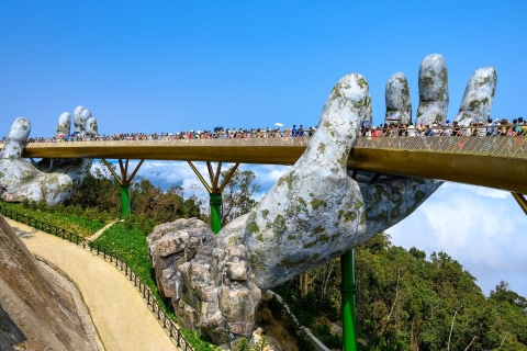 Złoty Most, wzgórza BaNa z lunchem w formie bufetu, kolejka linowa w obie stronyNajlepszy widok w mieście Da Nang
