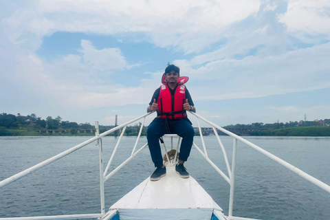 坎帕拉：2 日金贾之旅（含尼罗河游船和瀑布）