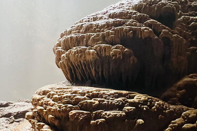 日惹：Jomblang 洞穴私人一日游Jomblang 洞穴和 Merapi 火山吉普车之旅