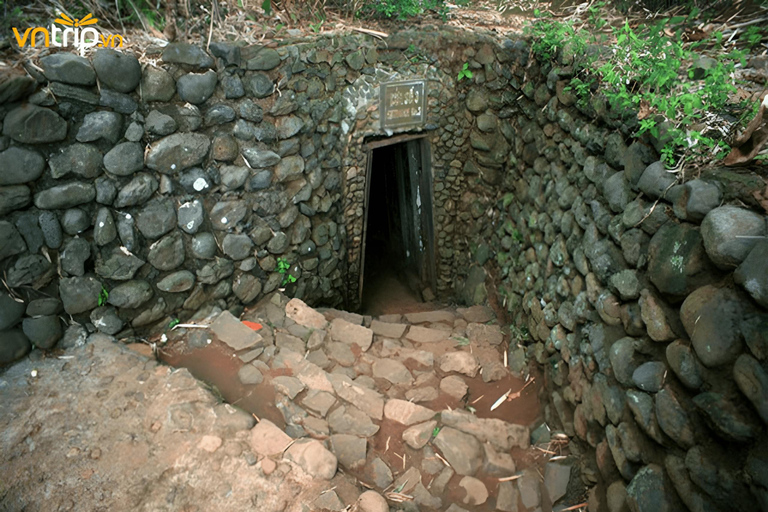 Hue to DMZ Full-Day Tour: Quang Tri Citadel, Vinh Moc Tunnel Group Tour