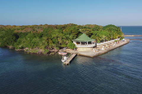 Cartagena: PRIVATE ISLAND with OPEN BAR, pool and lunch