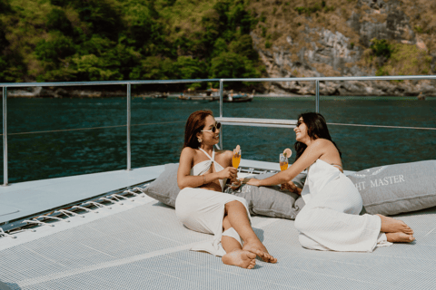 Krabi: 4 Island Premium Yacht with Snorkeling & Clear Kayak Half Day Morning Trip