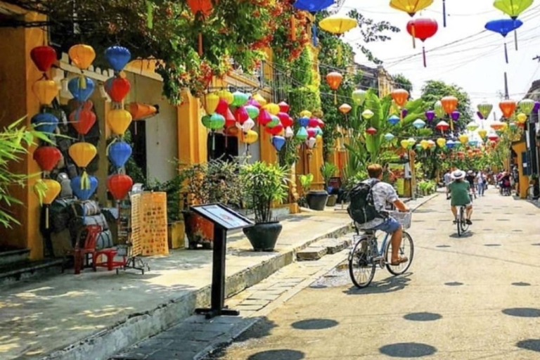Ville de Hoi An et cuisine de rue - Tour en bateau - Lanterne fleurieHoi An City Tour- Boat Ride -Drop Flower Lantern Street Food