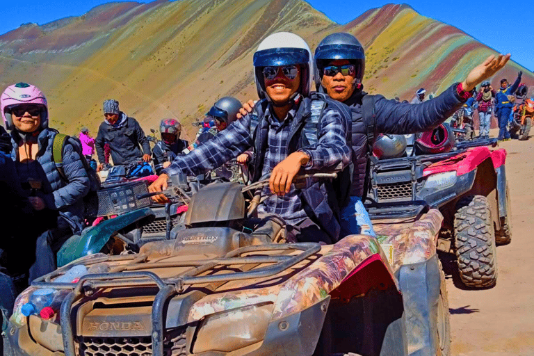 Da Cusco: Tour in ATV alla Montagna dell&#039;Arcobaleno con pastiATV personale