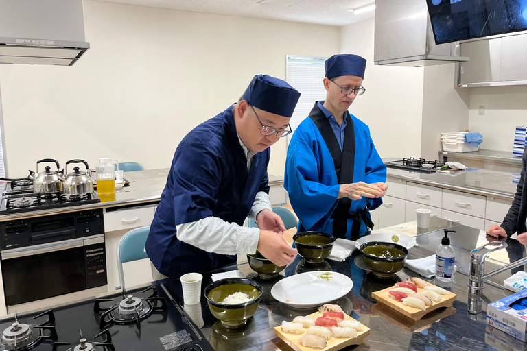 Naha Makishi Public Market : Sushi making experience English guided guide