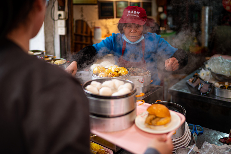 Shanghai Morning Like a Local: Park Life & Breakfast