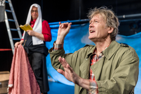 Comedy Dresden: Ticket for the comedy "Zwei Genies am Rande des Wahnsinns"