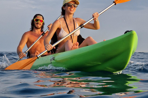 لا سبيتسيا: جولة عند غروب الشمس في قوارب الكاياك والكهوف مع السباحة والمشهياتلا سبيتسيا: جولة غروب 