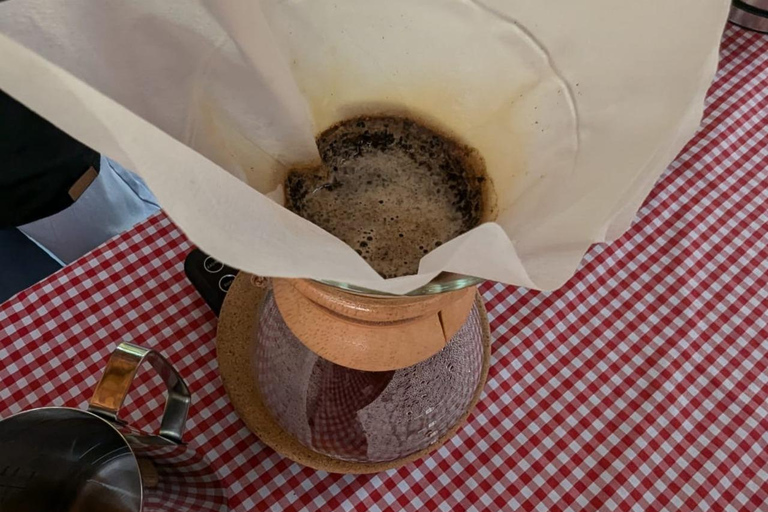 Medellín: Luxury Coffee Farm Tour with Tastings