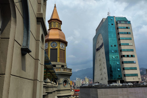 Medellín: Tour durch die Comuna 13, den Botero Park und den Metrocable mit einem lokalen Guide