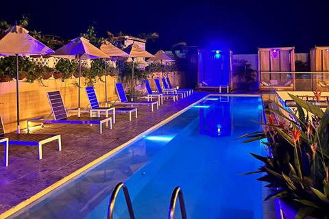 Cartagena: One Night in Rooftops and nightclubs of Colombia