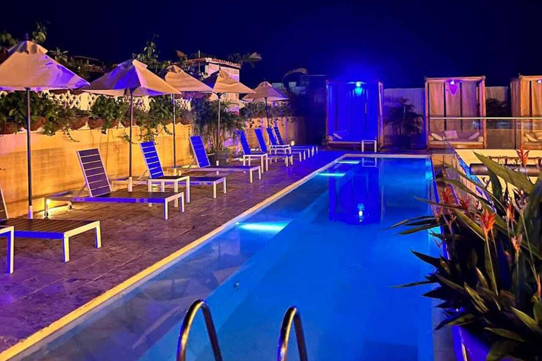 Cartagena: One Night in Rooftops and nightclubs of Colombia