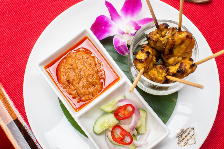 Bangkok : visite en bus à impériale avec repas Michelin et 20 sites emblématiquesMenu halal (déjeuner, dîner, soirée)