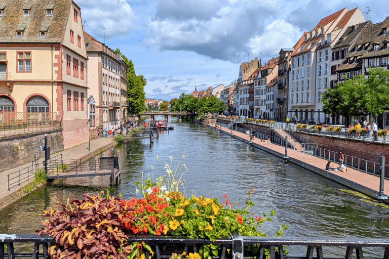 Strasbourg: Walking tour and tasting | Official local guide Strasbourg: Walking tour | Small shared group | French language