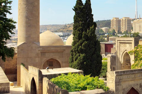 Baku: Old City Walking Tour with Guide With Deutsch Speaking Guide