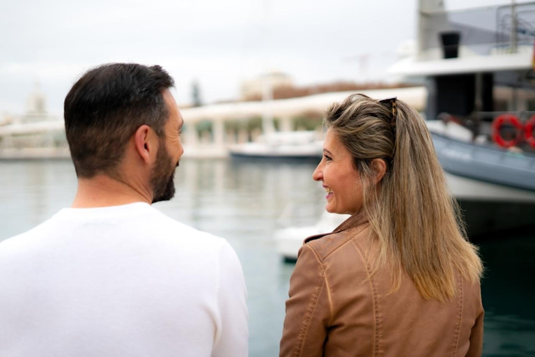 Málaga: Harbour & Waterfront Private Photoshoot Super Premium: 75 photos | 90 mins