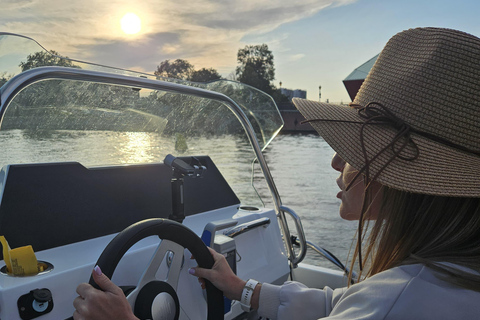 Gdańsk: Private Self-Drive Electric Boat Rental (No License)