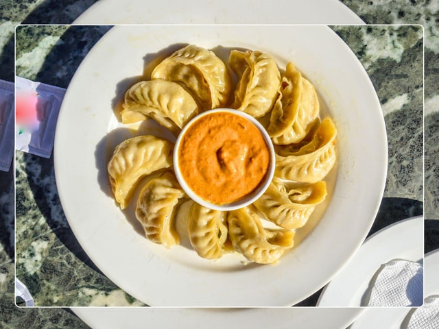 Kathmandu: Guided Delicious Food Tour with 12+ Tastings