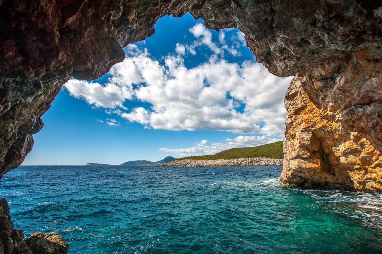 Bootstour ab Tivat - Blaue Höhle und Lady of the Rocks 3h