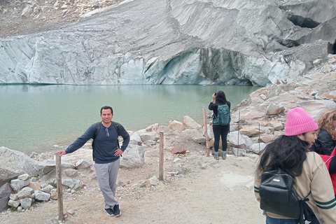 Från Huaraz: Dagsutflykt till Rocotuyocsjön med lunch