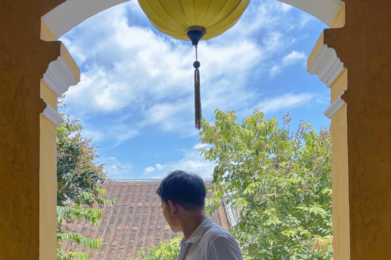 Hoi An Old Town Walking: Trader's Old House & Photo Spot
