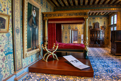 Guided tour of the Royal Castle of Blois Guided tour of the Royal Castle of Blois in English
