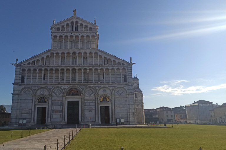 Visit Pisa & Lucca with lunch in a family-run winery Visit Pisa & Lucca with lunch in a family-run winery farm