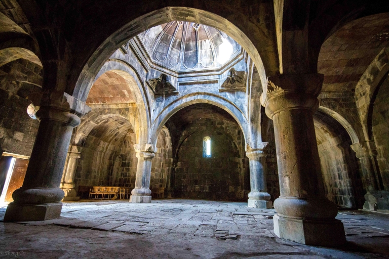 Od klasztorów po jezioro - jednodniowa przygoda w Armenii