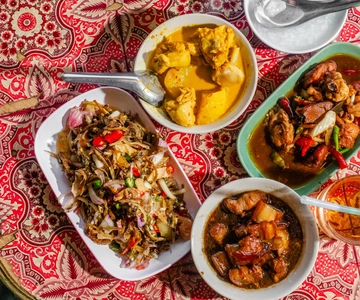 Phuket: Baba Tastes Food Tour with 15+ Tastings