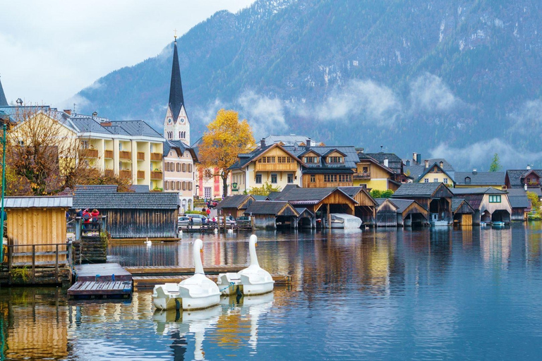 Hallstatt: Fairytale Lakes Tour – St. Gilgen, Mondsee & Wolfgangsee