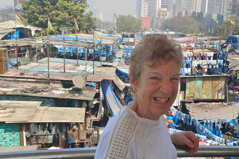 Mumbai: Private Sightseeing Tour and Slum Tour with a Local