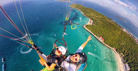 Koh Larn: Tandem Paragliding Flight with Panoramic Views