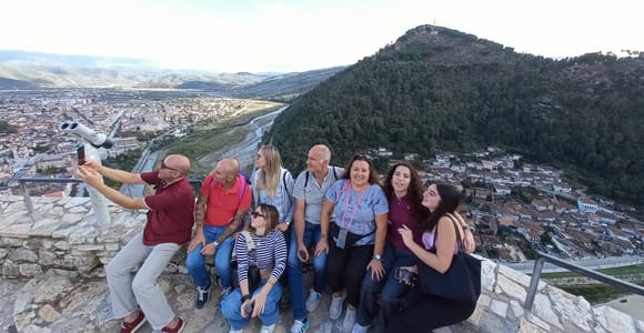 Ab Tirana: Tagestour Berat (UNESCO), Dürres und Belshi-See