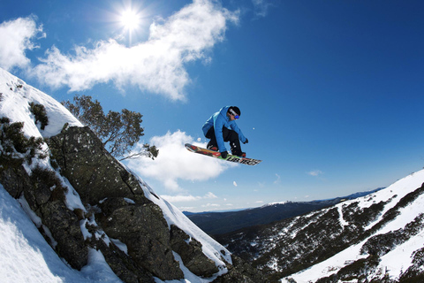 Melbourne: Pase para el complejo turístico Mt Buller Snowy Escape con trasladosMelbourne: Pase para el complejo turístico Mt Buller Snowy Escape con traslados incluidos