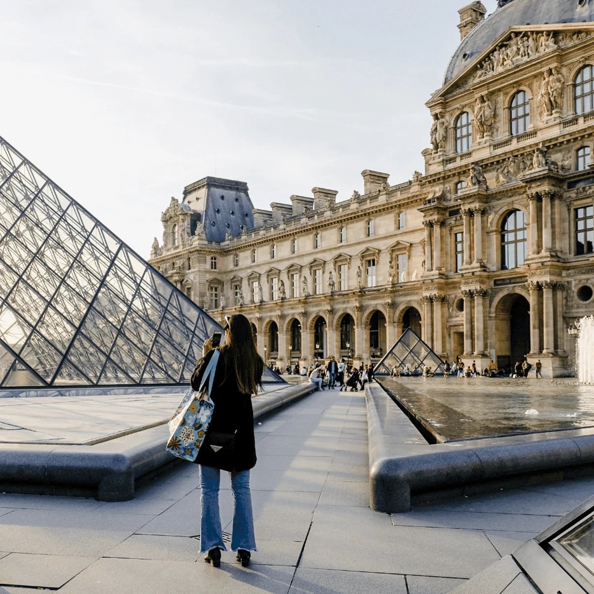 https://cdn.getyourguide.com/img/travel_guide/0919f1b2083ebc4aeeb16eb24b1045ad.webp/original.jpg