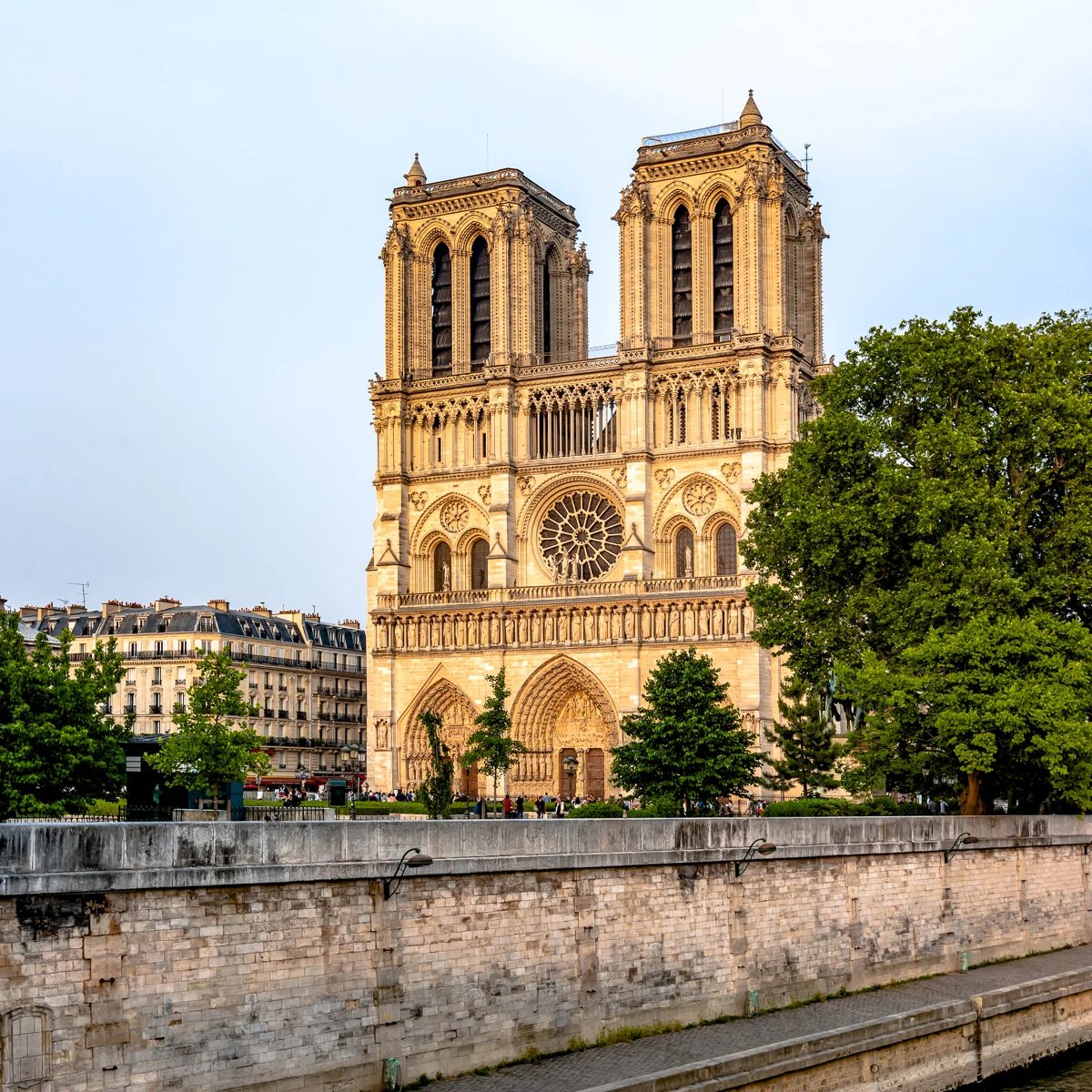 https://cdn.getyourguide.com/img/travel_guide/c8eafc922af27d4831e54e6a87b10c77.webp/original.jpg
