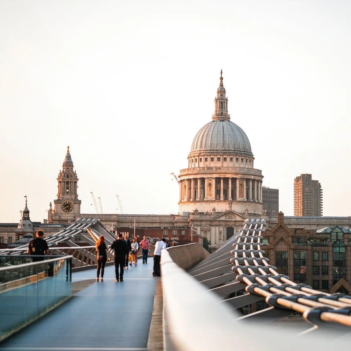 https://cdn.getyourguide.com/img/travel_guide/d8b3587ba6ad66ce3fe258851c38a76c.webp/original.jpg