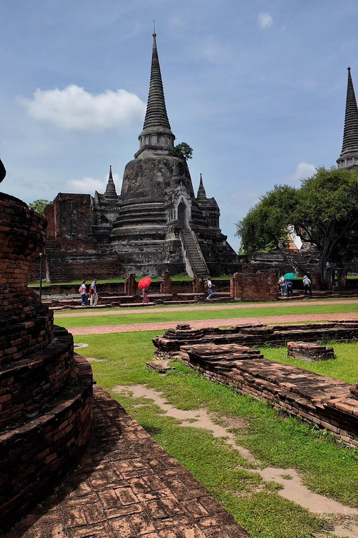 Video guide to the best romantic things to do in Bangkok